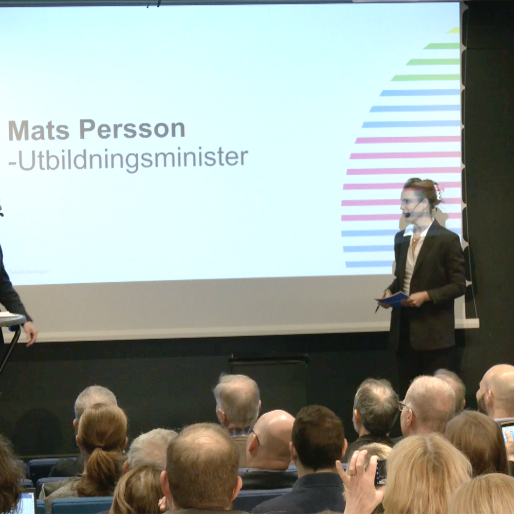 Foto: Utbildningsminister Mats Persson (L) och Teknikföretagens Näringspolitiska chef Maria Rosendahl