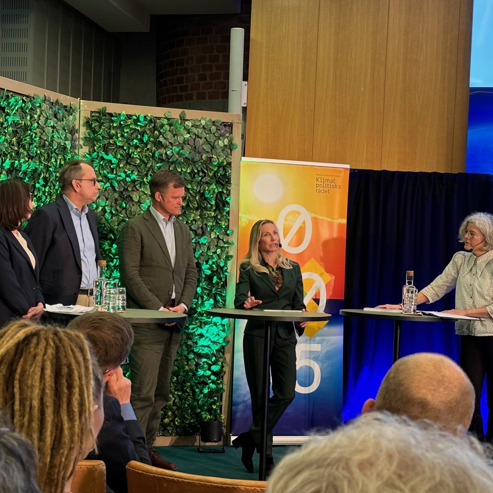 Foto: Pia Sandvik i paneldebatt med Klimatpolitiska rådet