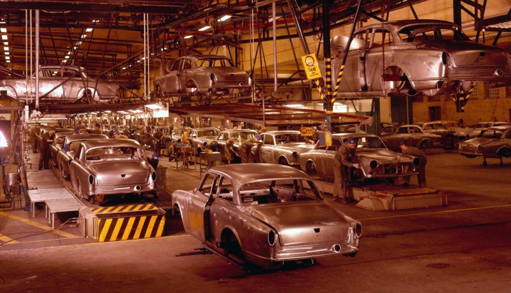 Volvos snabba framgång kan tillskrivas ett nära samarbete mellan olika fabriker med skiftande specialitet. Redan från starten var Volvo beroende av sina underleverantörer. Bild från Volvo Car Group.
