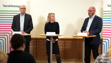 Klas Wåhlberg, vd, Maria Möller, biträdande förhandlingschef och Tomas Undin, tf förhandlingschef under presskonferensen där avtalskraven presenterades.