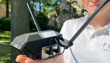 Flox Robotics har tagit fram en intelligent enhet som med hjälp av AI kan identifiera djurarter och som sedan sänder ut störande ljud. Enheten kan placeras på vilken drönare som helst, monteras på tåg eller installeras fast.